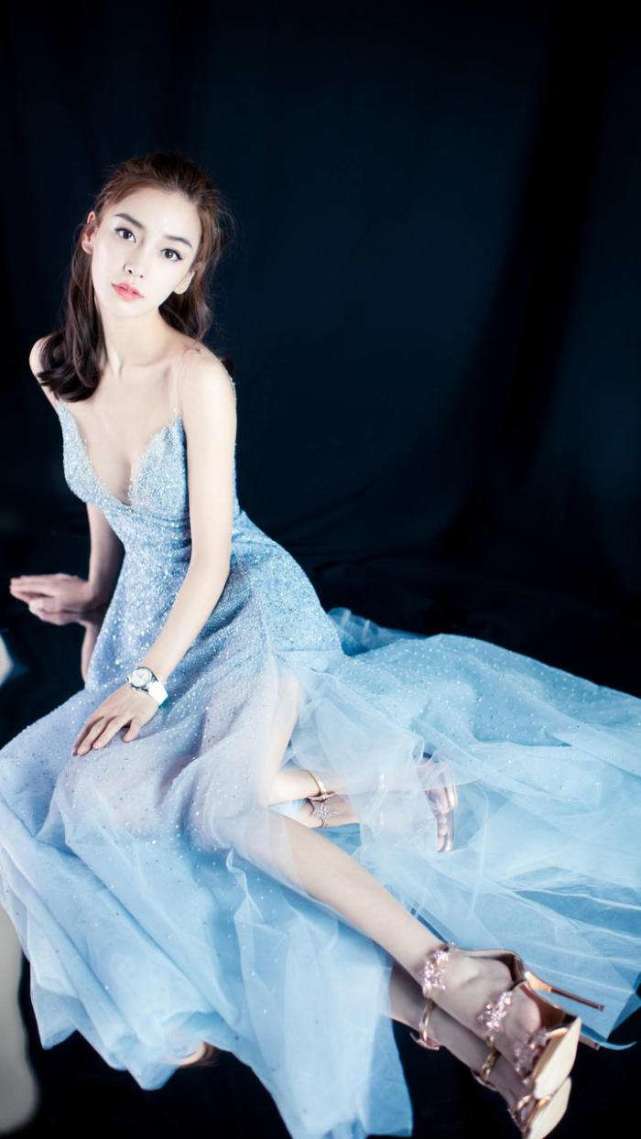 三亿体育手机版-杨恭如亮相“影响力”红毯 俏皮短发少女感十足