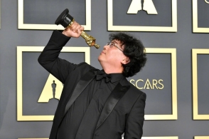 【三亿体育官网】熊黛林新春开赌遭警扫荡 春节充分休息