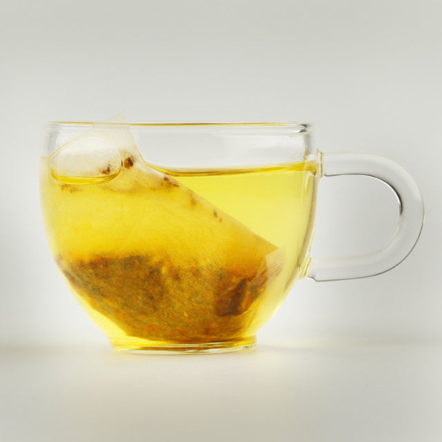 三亿体育：向佐八块腹肌炼成史曝光 前后对比照惊人