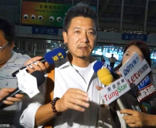 “三亿体育”小S老公晒全家福大赞爱妻年轻美丽 小S爆乳挑逗老公